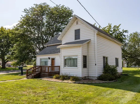 436 Pembroke Ave S, Wabasha, MN 55981