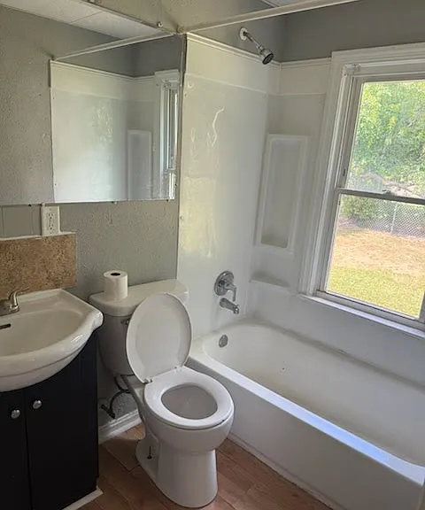 1311 N Flora Ave #B — Photo 8