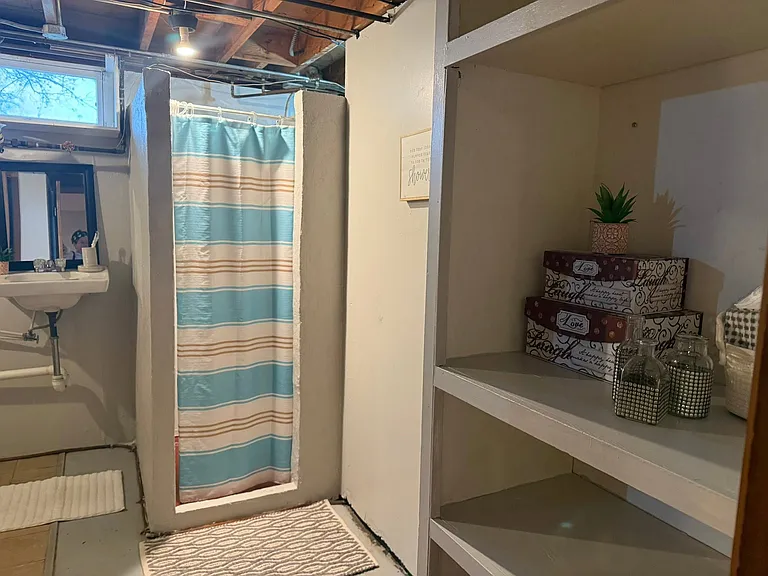 2033 Sharwood Dr NE — Photo 10