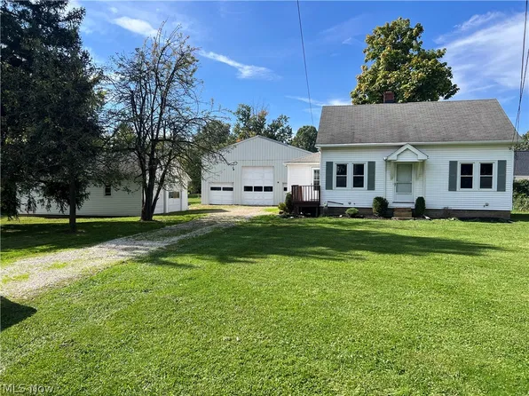 8984 Webster Rd, Strongsville, OH 44136