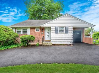 120 Glen Rd, North Babylon, NY 11703
