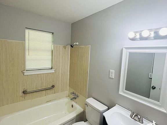4th image of 2127 Stovall Ave