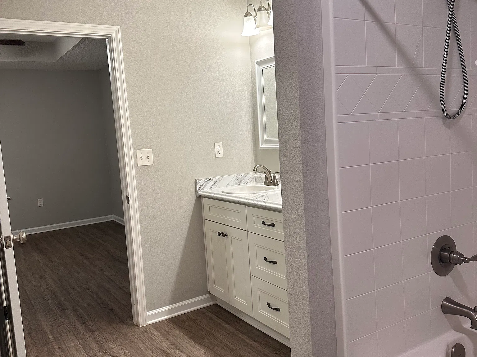 4 bed, 2078 sqft, $2,300 — Photo 2