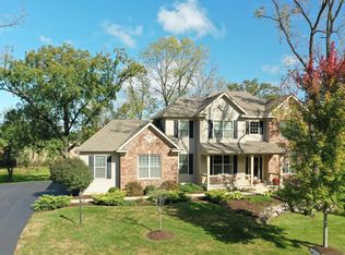 9637 Thousand Oaks Cir, Spring Grove, IL 60081