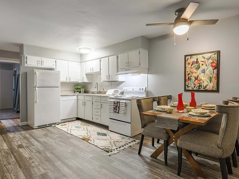 Prime at Uptown Apartments and Townhomes — Photo 15