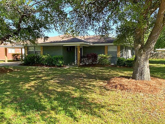 2nd image of 403 Parkwood Dr