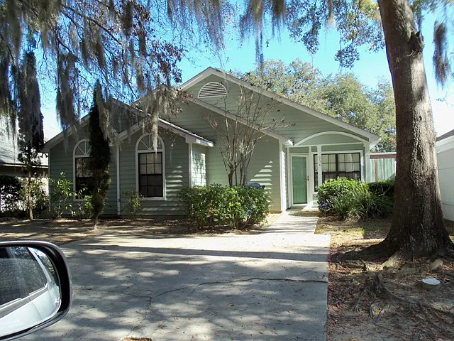 3 bed, 1229 sqft, $1,950 — Photo 4