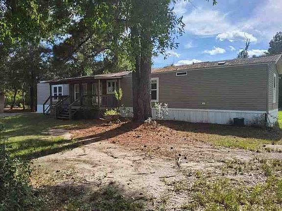3rd image of 17818 Camelia Dr