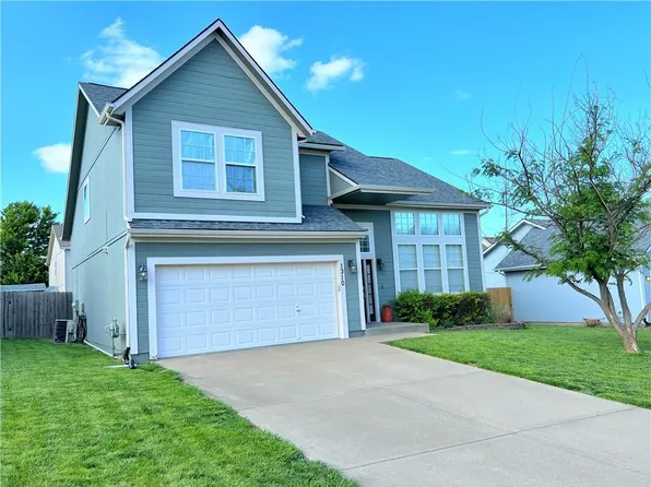 1310 S 6th St E, Louisburg, KS 66053