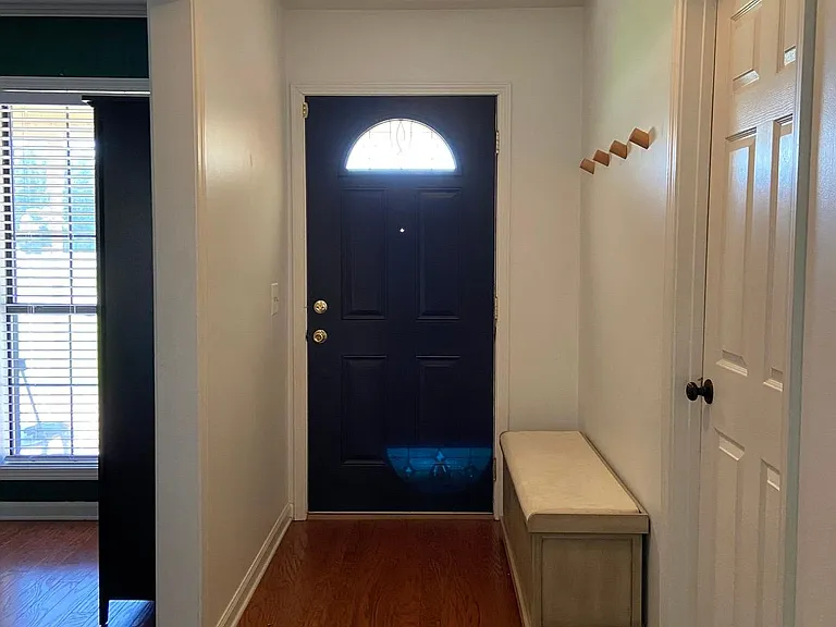 16 N Chestnut Dr — Photo 2