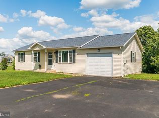 223 Crestview Dr, Martinsburg, WV 25405