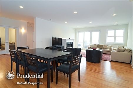 5th image of 2835 N Lakewood Ave APT 4B