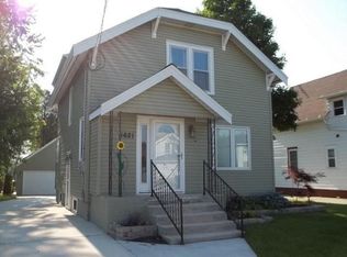 1621 S 14th St, Manitowoc, WI 54220