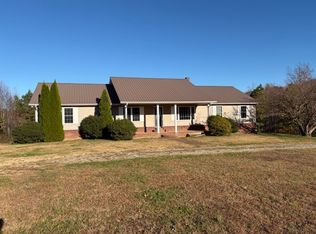 1618 Natural Bridge Rd, Waynesboro, TN 38485