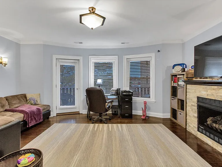 5726 N Mozart St #3B — Photo 2