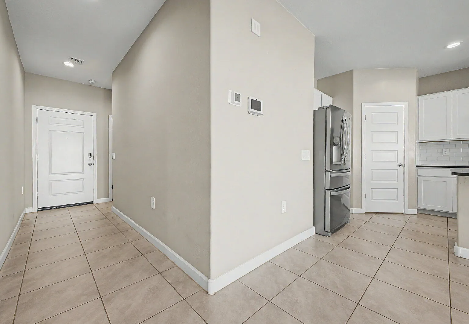 3 bed, 2.0 bath, 1428 sqft, $1,985 — Photo 2
