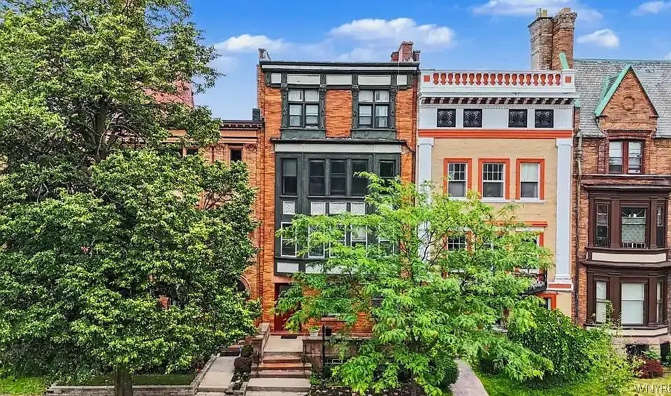 493 Delaware Ave #3