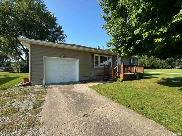 307 W Woods St, Avon, IL 61415