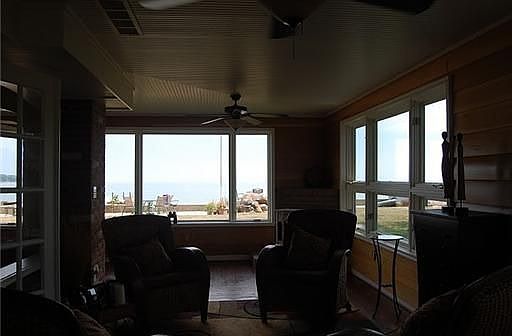 4th image of 3500 Lakeshore Dr