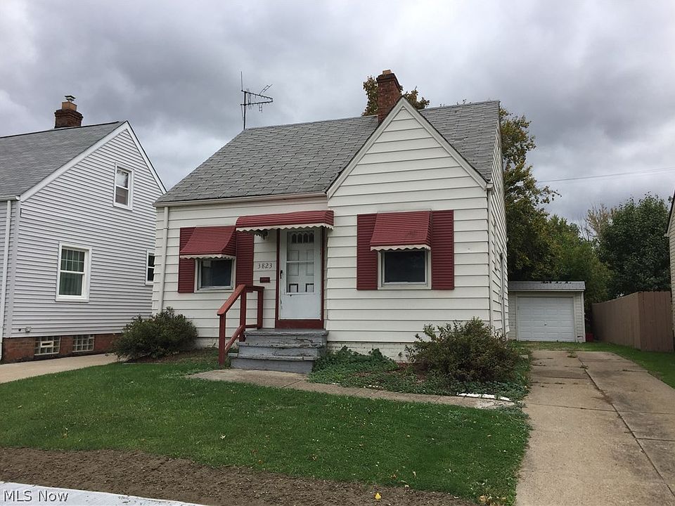 1st image of 3823 W 130th St