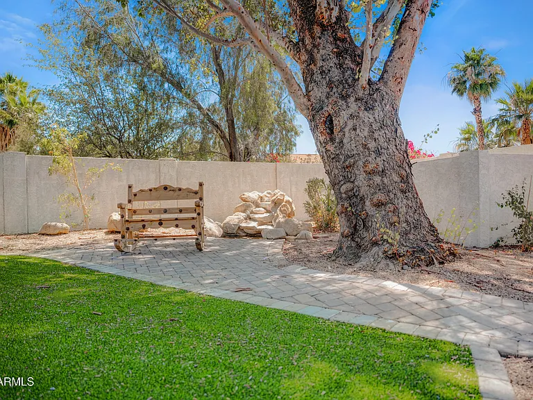 6863 E Kelton Ln — Photo 31