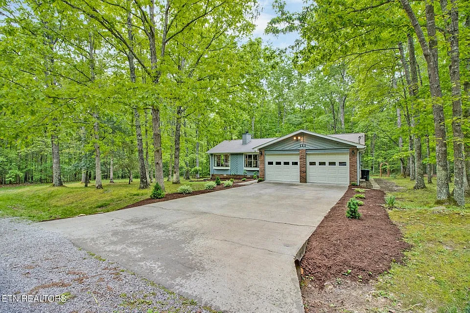 111 Devon Road - . — Photo 2