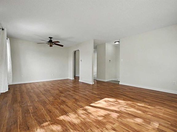 4th image of 9748 S 71st Ave