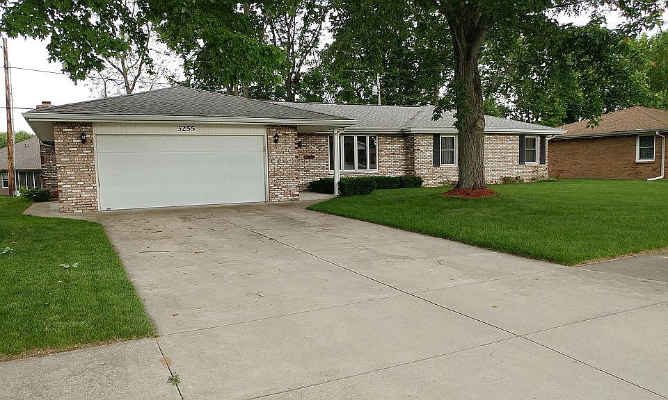 2nd image of 3255 Flintwood Dr