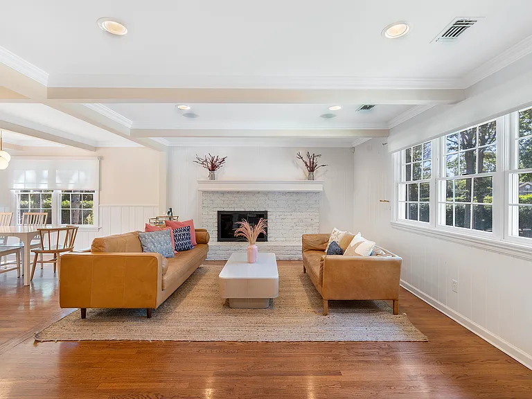 44 Midhampton Ave — Photo 7
