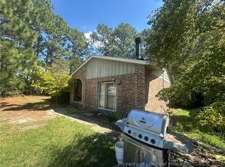 3201 Old Oak Ln, Hope Mills, NC 28348