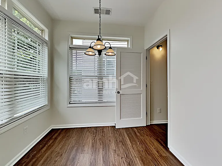 826 Durham Ct — Photo 5
