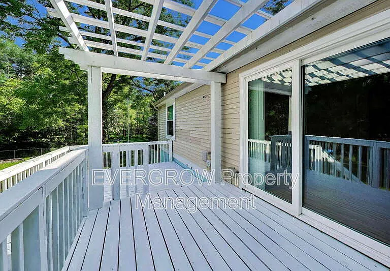 9518 Bent Brook Dr — Photo 24