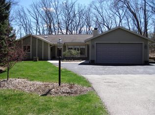 1422 Wilderness Trl, Delafield, WI 53018