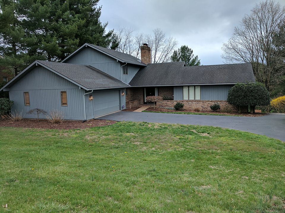 1st image of 841 Sandtrap Ln