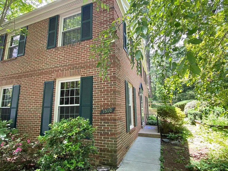 1510 Chatham Colony Ct — Photo 3