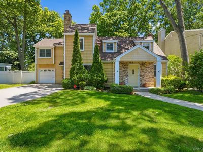 2595 Yorktown Street, Oceanside, NY, 11572