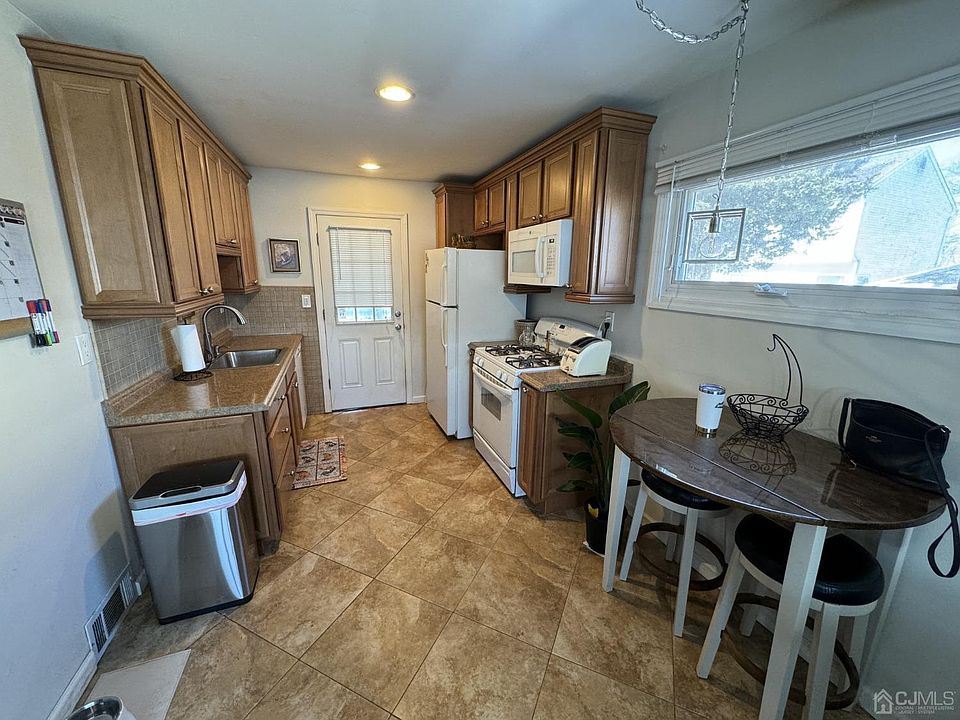 16 Schuyler Dr, Edison, NJ 08817 Zillow