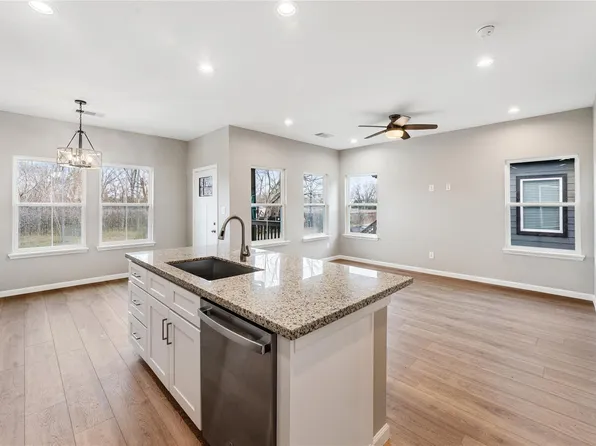 5101 Rue St #A, Houston, TX 77033