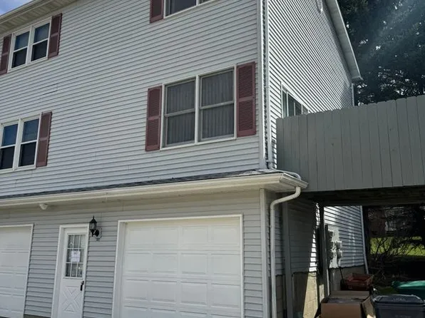 4032 Canterbury Dr, Erie, PA 16506