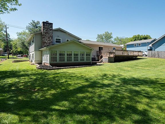 4th image of 700 E Meadecrest Dr