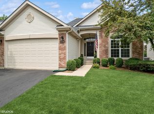 12533 Meadow Cir, Lake Bluff, IL 60044