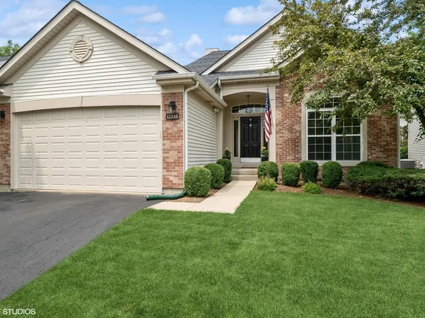 12533 Meadow Cir, Lake Bluff, IL 60044
