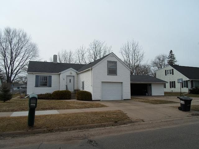 1st image of 306 2nd St SE