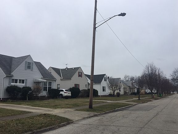 4th image of 760 E 249th St