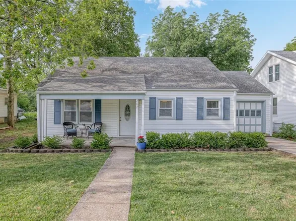 203 W Washington St, Harrisonville, MO 64701