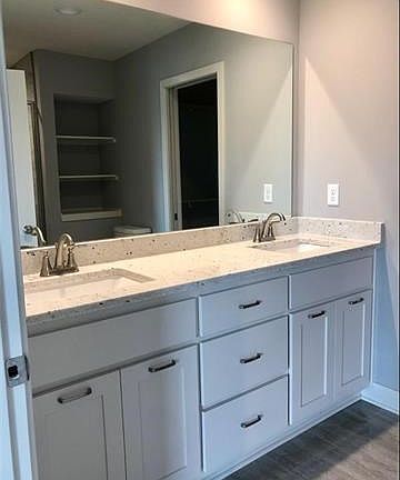 3rd image of 2213 Ashford St