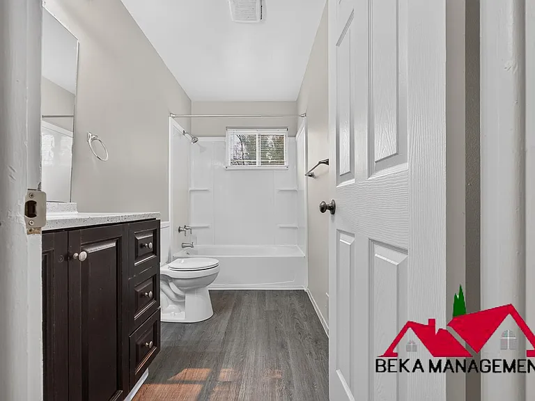 4323 Grace Ave — Photo 1