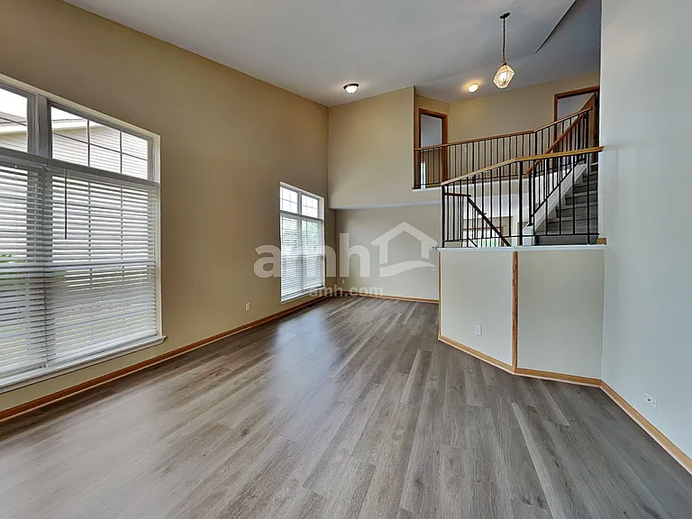 14233 S Hillsdale Ct — Photo 9