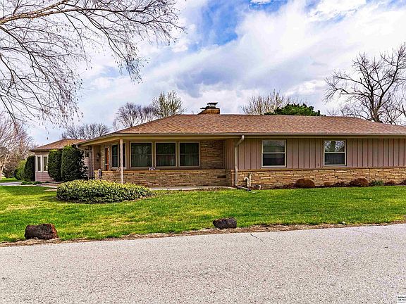 4th image of 8633 Broadmoor Dr