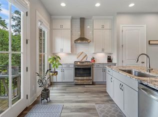 224 Mitchell Ln, Woodstock, GA 30188